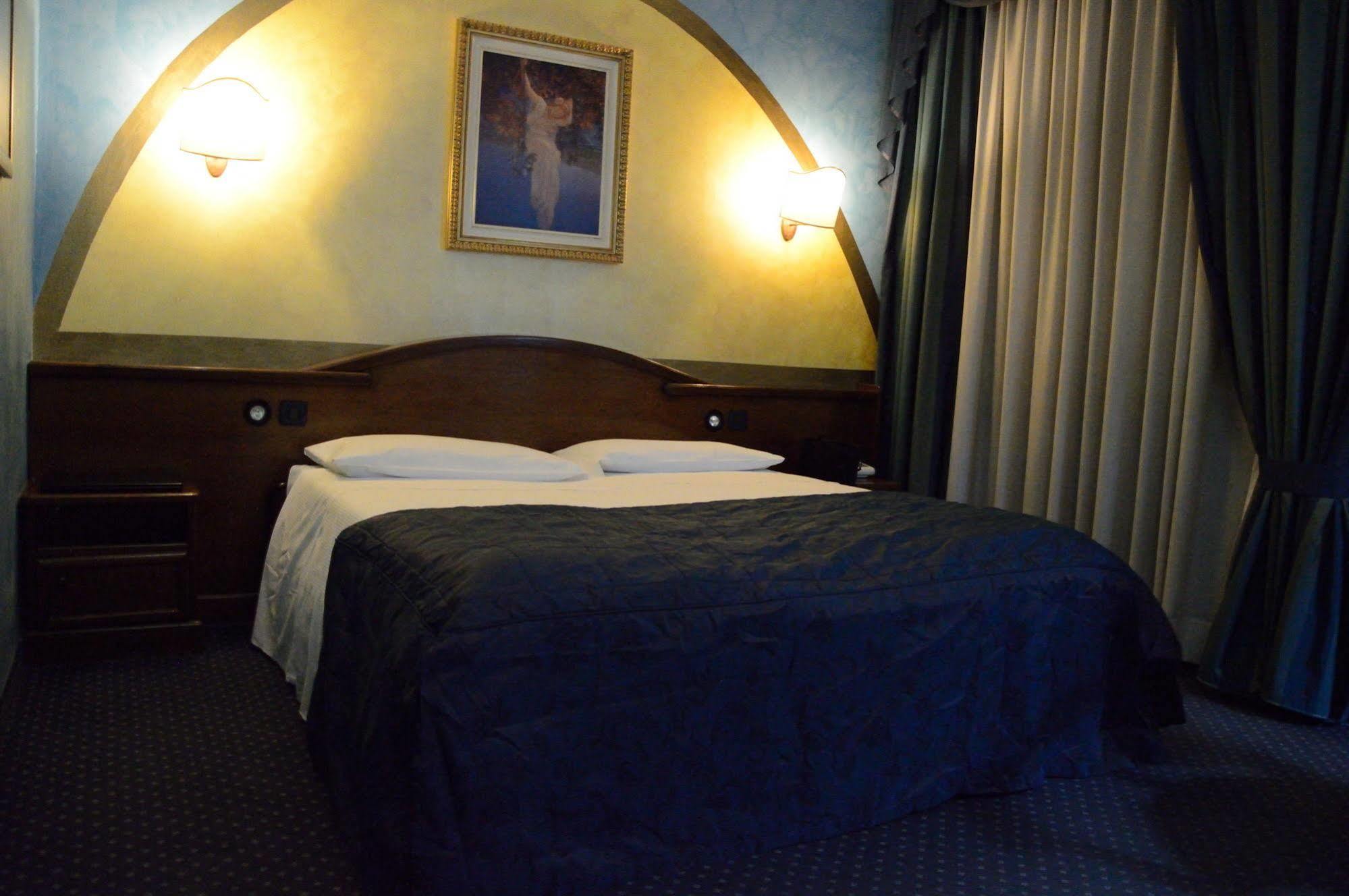 Hotel Cristallo 3*